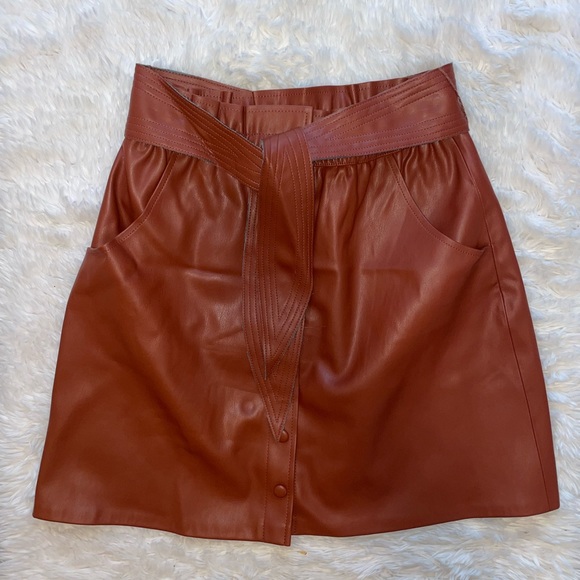 BB Dakota Belt So Real Faux Leather Skirt- NWT - Picture 2 of 16